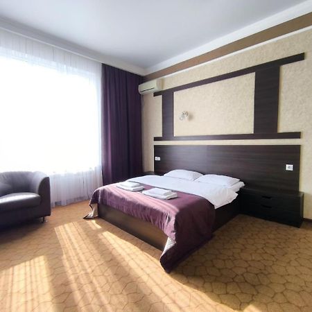 Pride Hotel Taraz Exterior photo